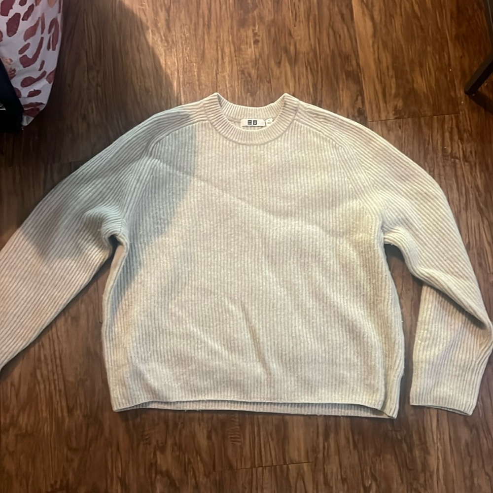 uniqlo 100% wool ribbed sweater